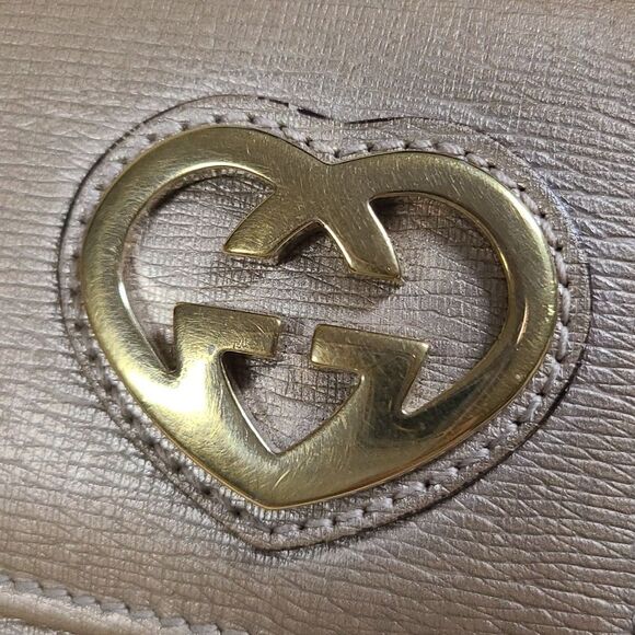 💯 Authentic Gucci Wallet 🍀 - Picture 3 of 16